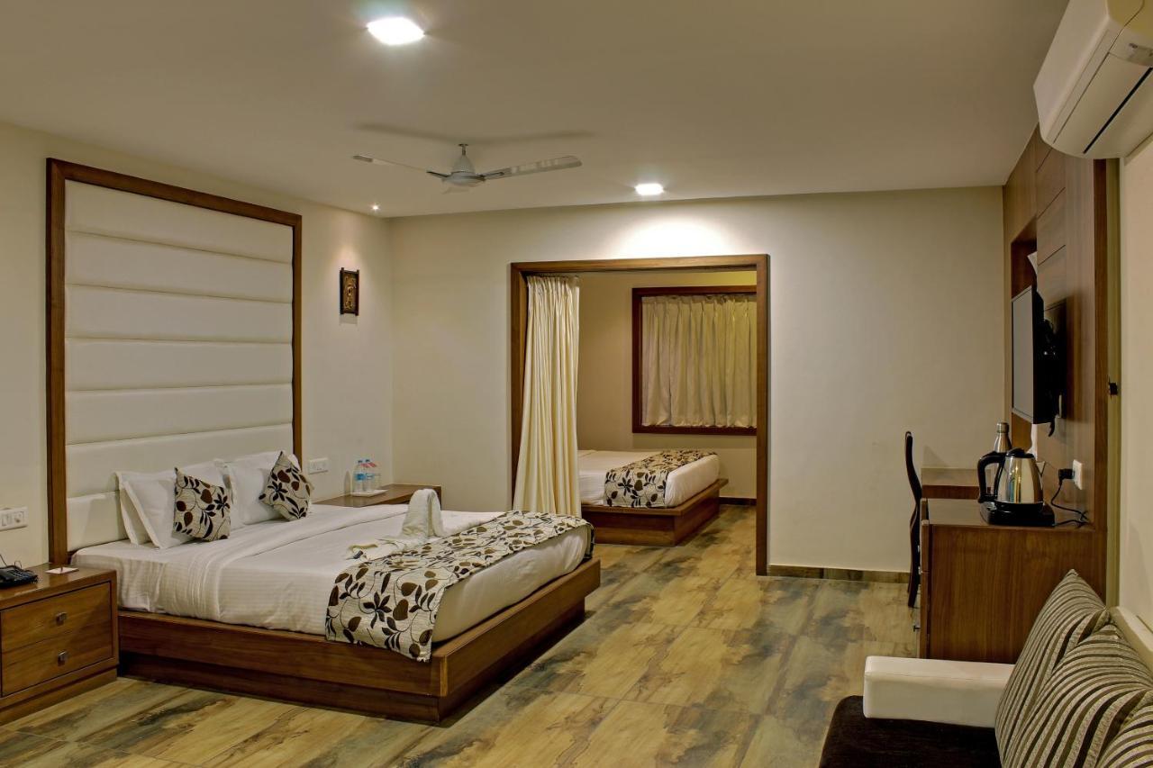 Vishal Lords Inn Gir Forest Malanka Exterior foto
